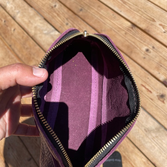 Portland Leather plum artisan Bag with Textured Finish - Picture 12 of 12